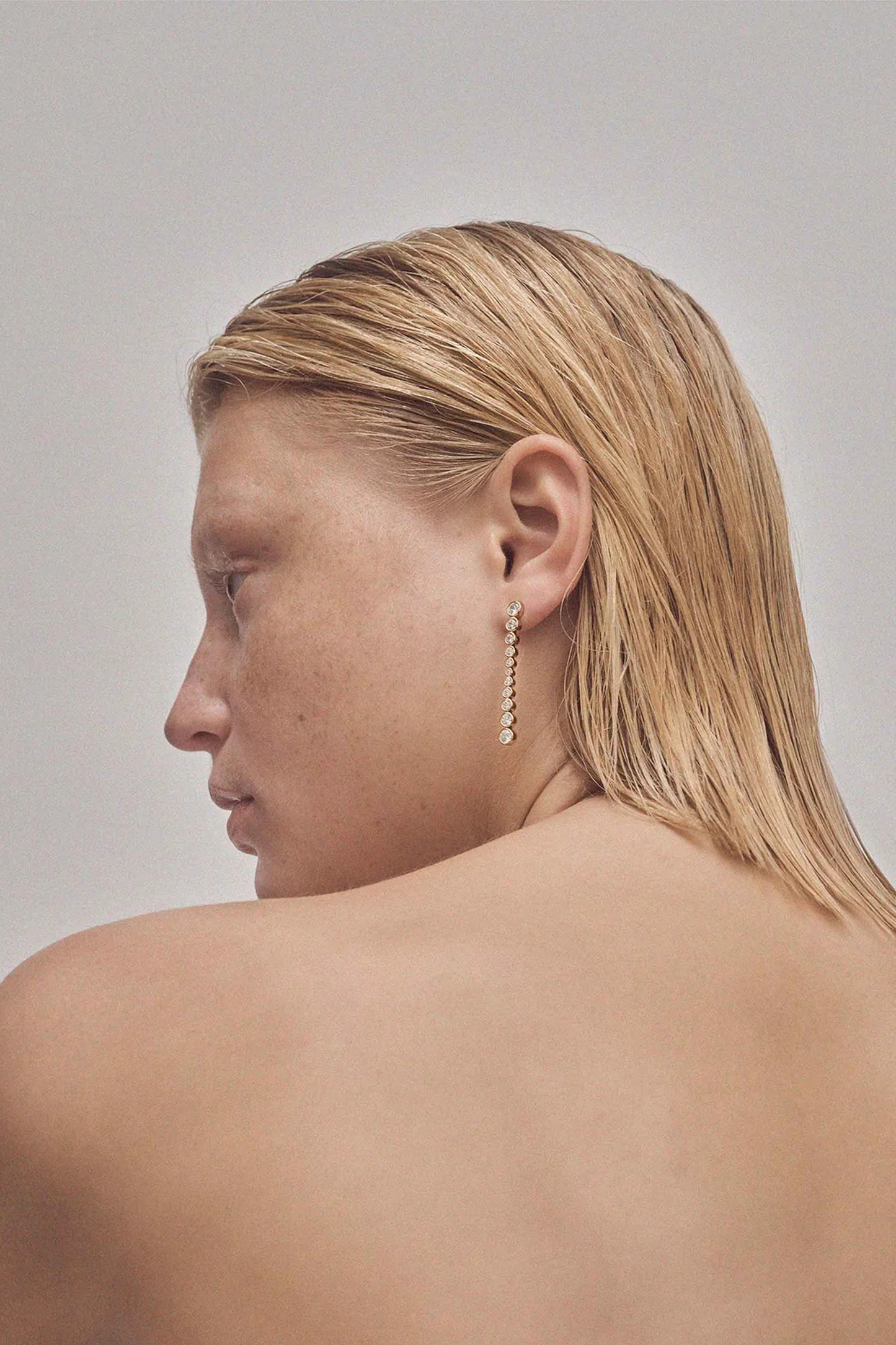 Oda Long Earring Gold