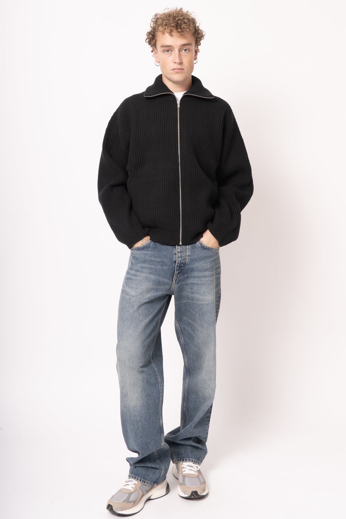 Vonarstræti Zipped Wool Sweater Black