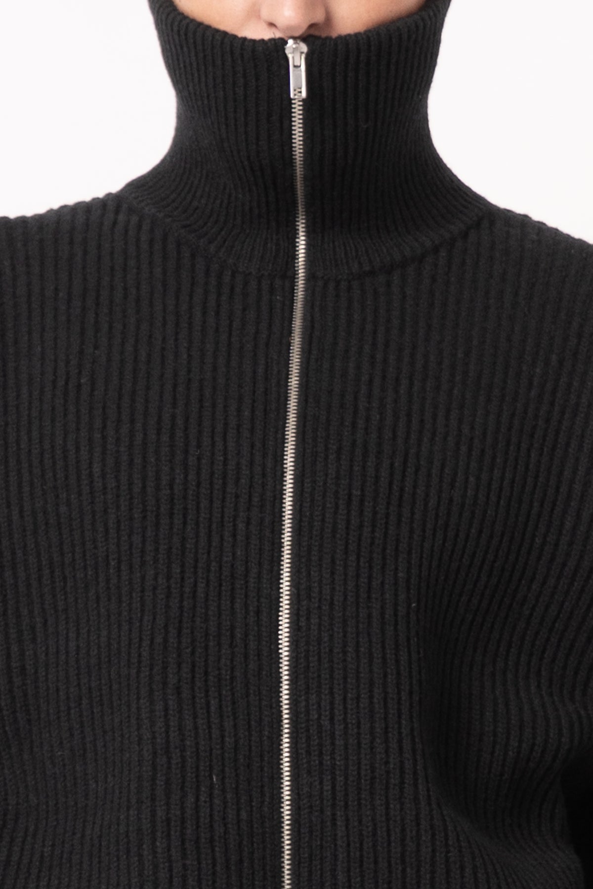 Vonarstræti Zipped Wool Sweater Black