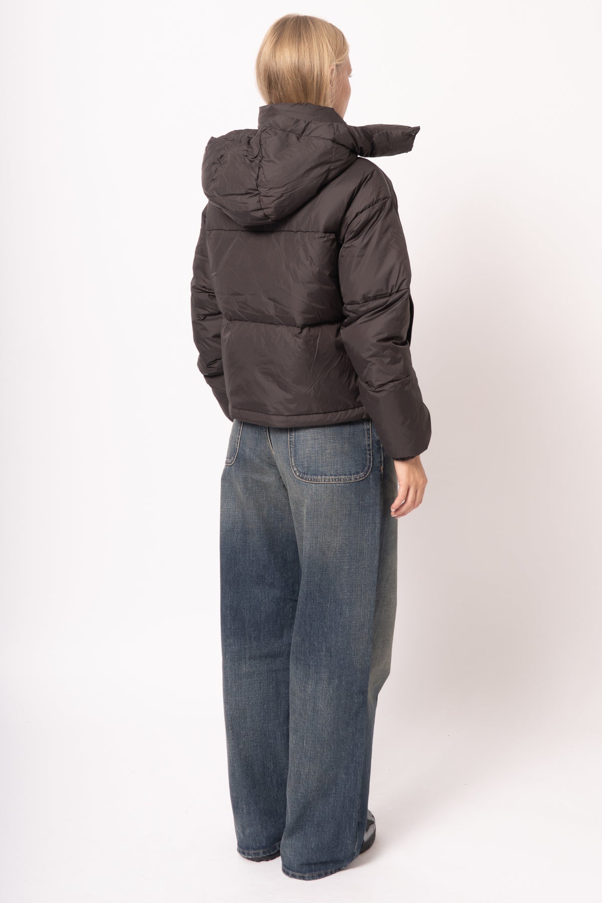 Dyngja Down Cropped Jacket Licorice