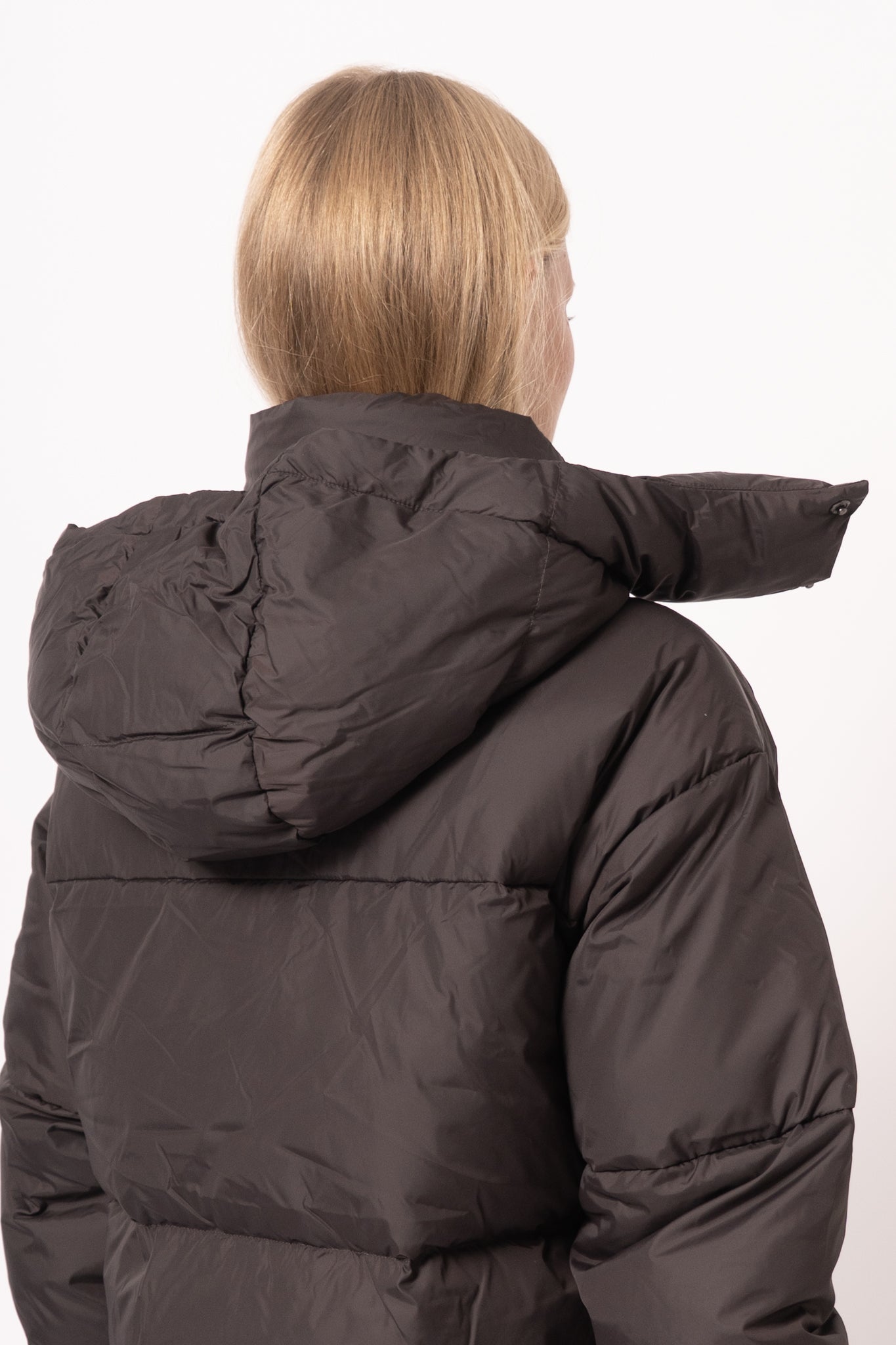 Dyngja Down Cropped Jacket Licorice