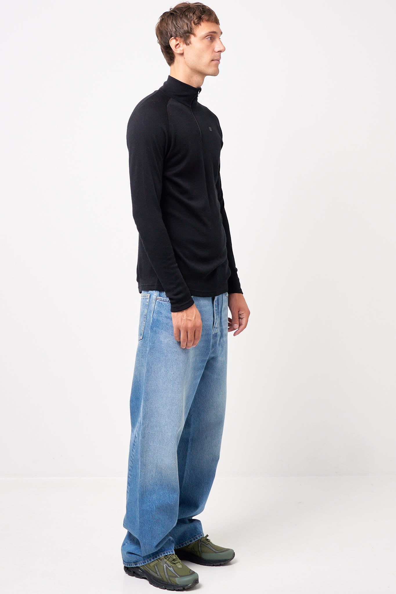 Básar Zip Neck Black