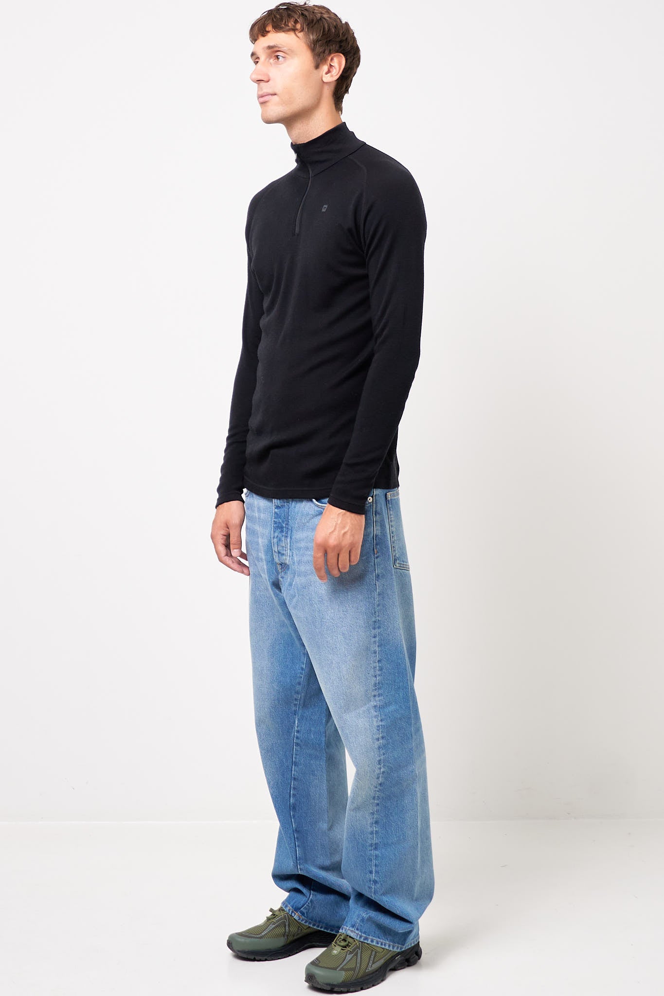 Básar Zip Neck Black