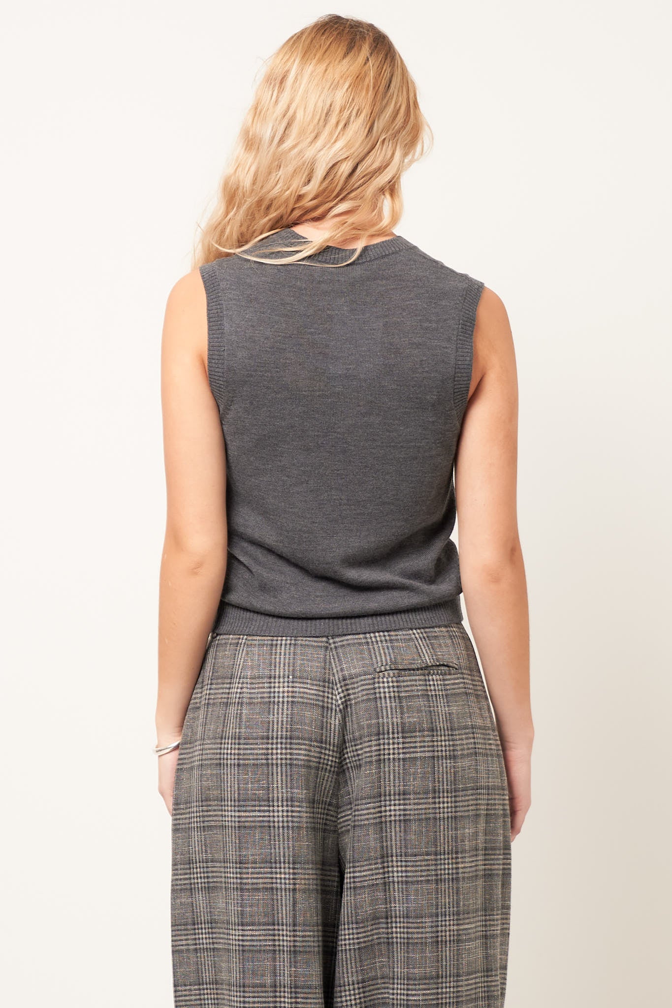 Ester Silk Vest Anthracite Grey