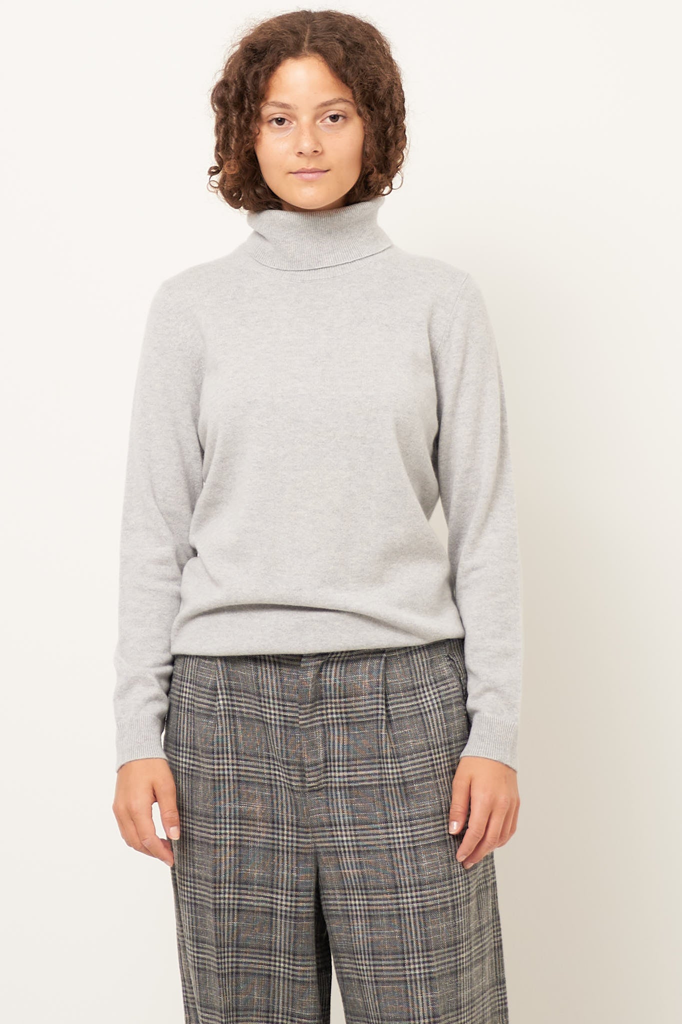 Vilde Roll Neck Cashmere Sweater Light Grey