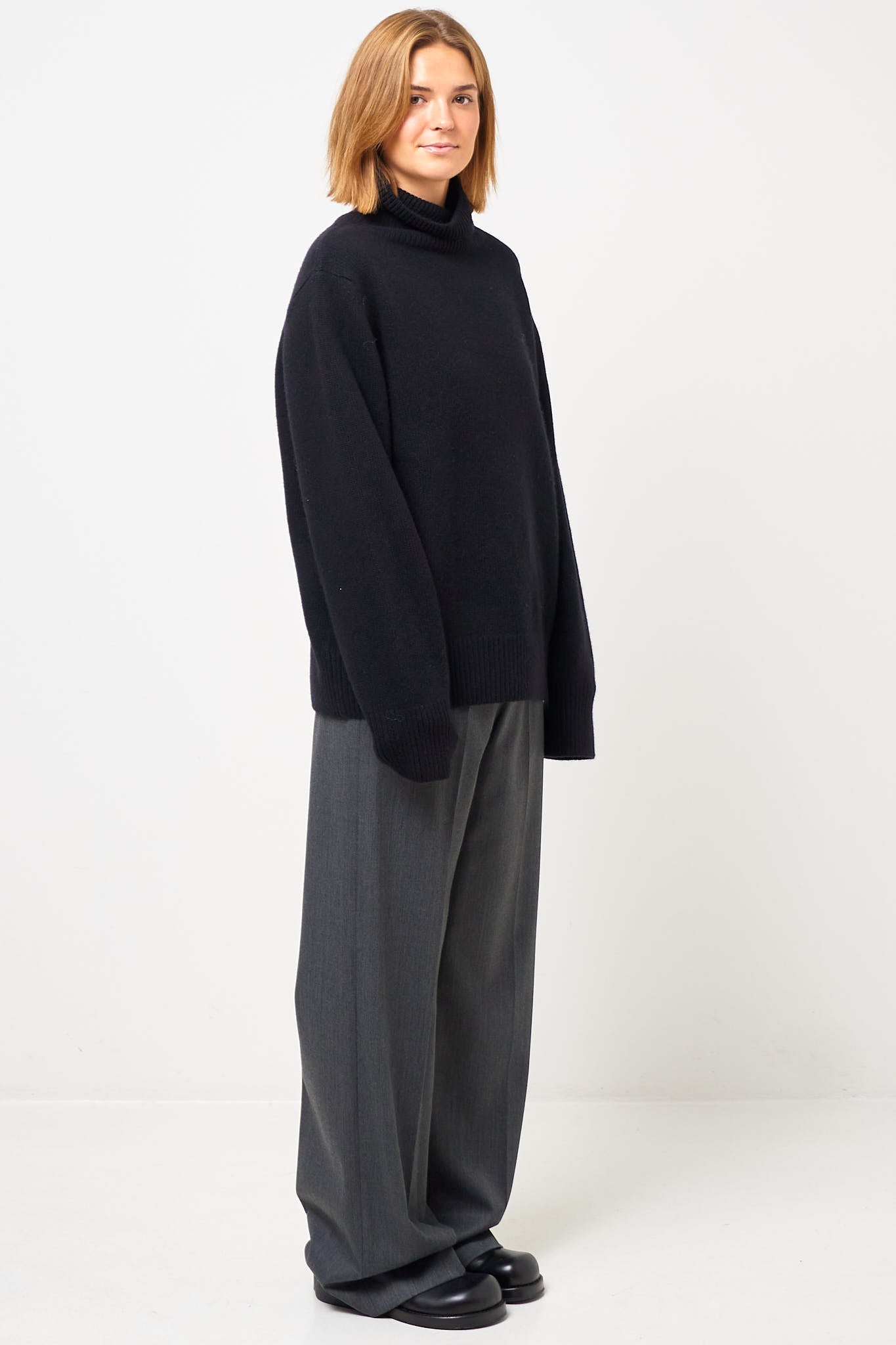 Visse Roll Neck Sweater Black