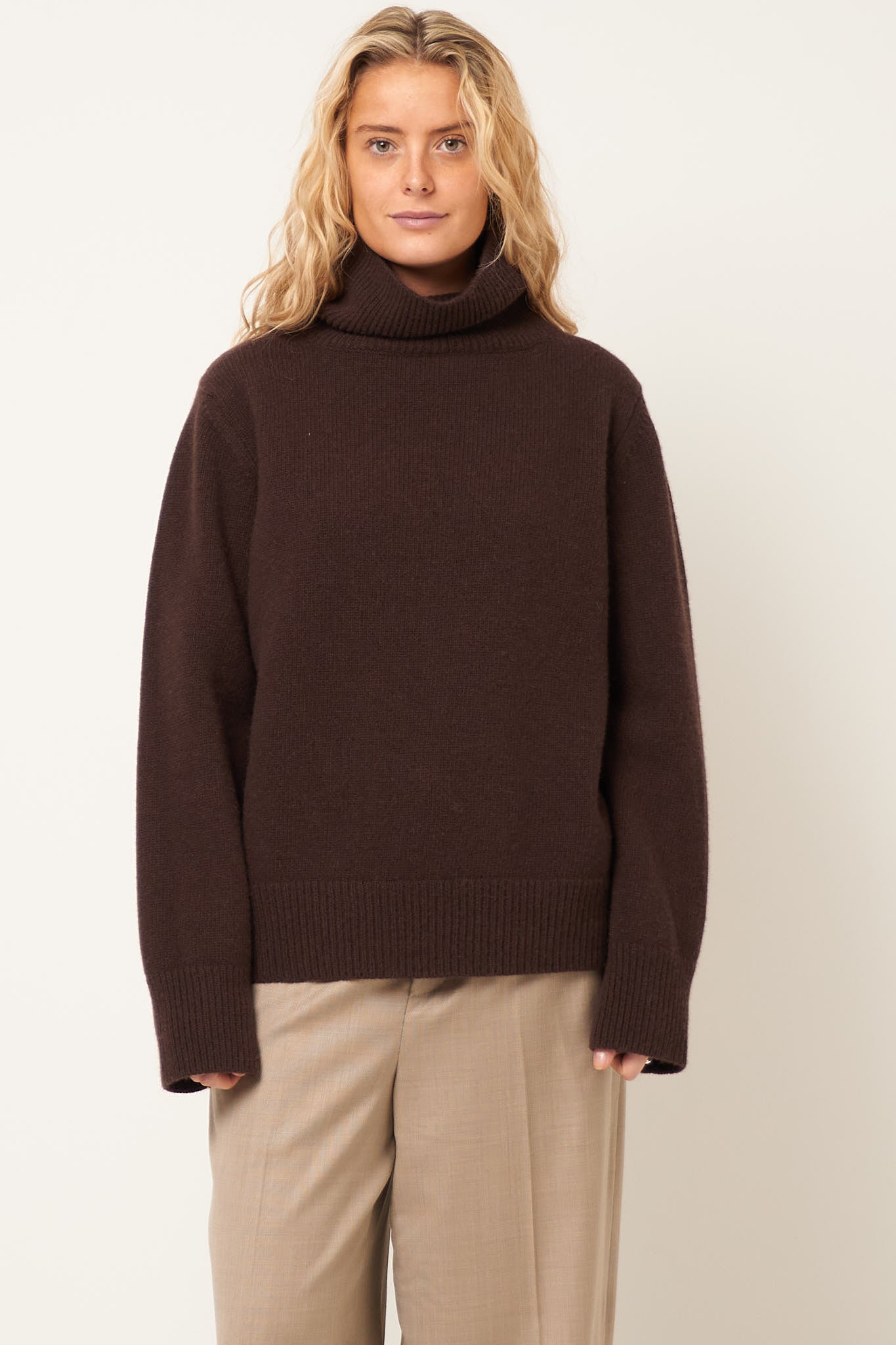 Visse Roll Neck Sweater Chocolate Brown