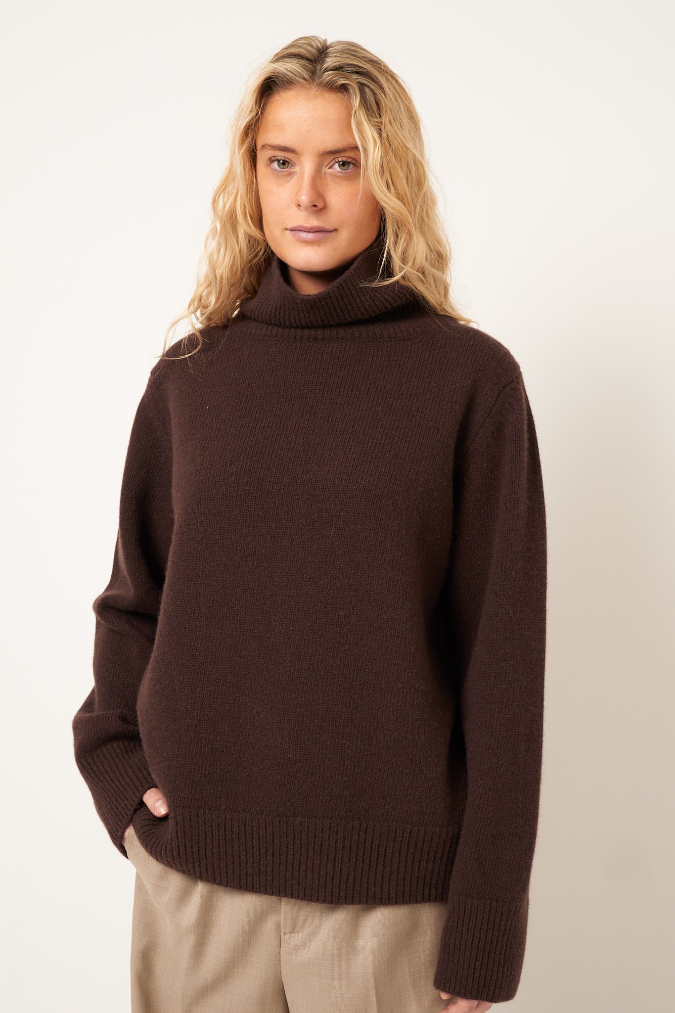 Visse Roll Neck Sweater Chocolate Brown