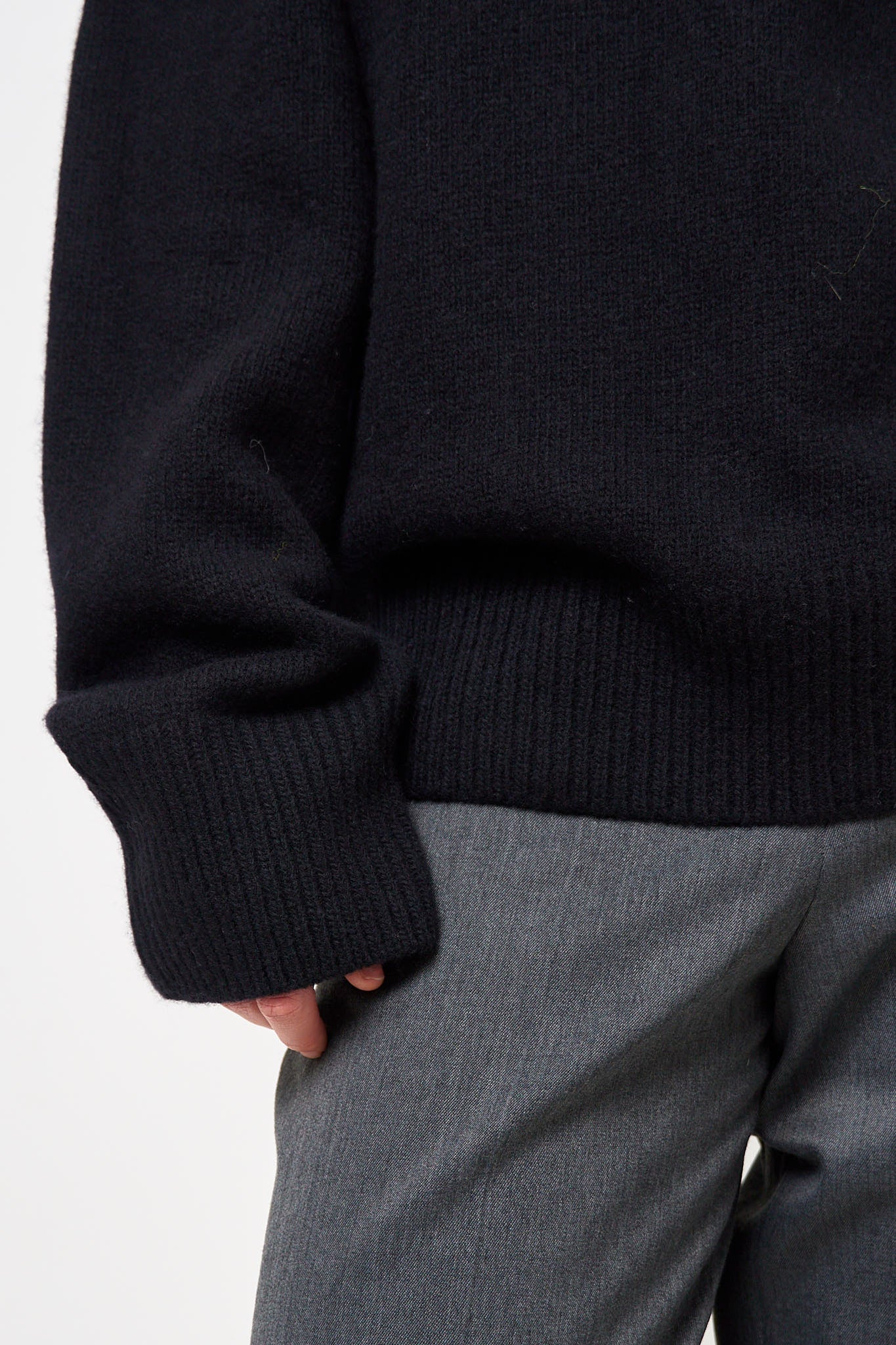 Visse Round Neck Sweater Black