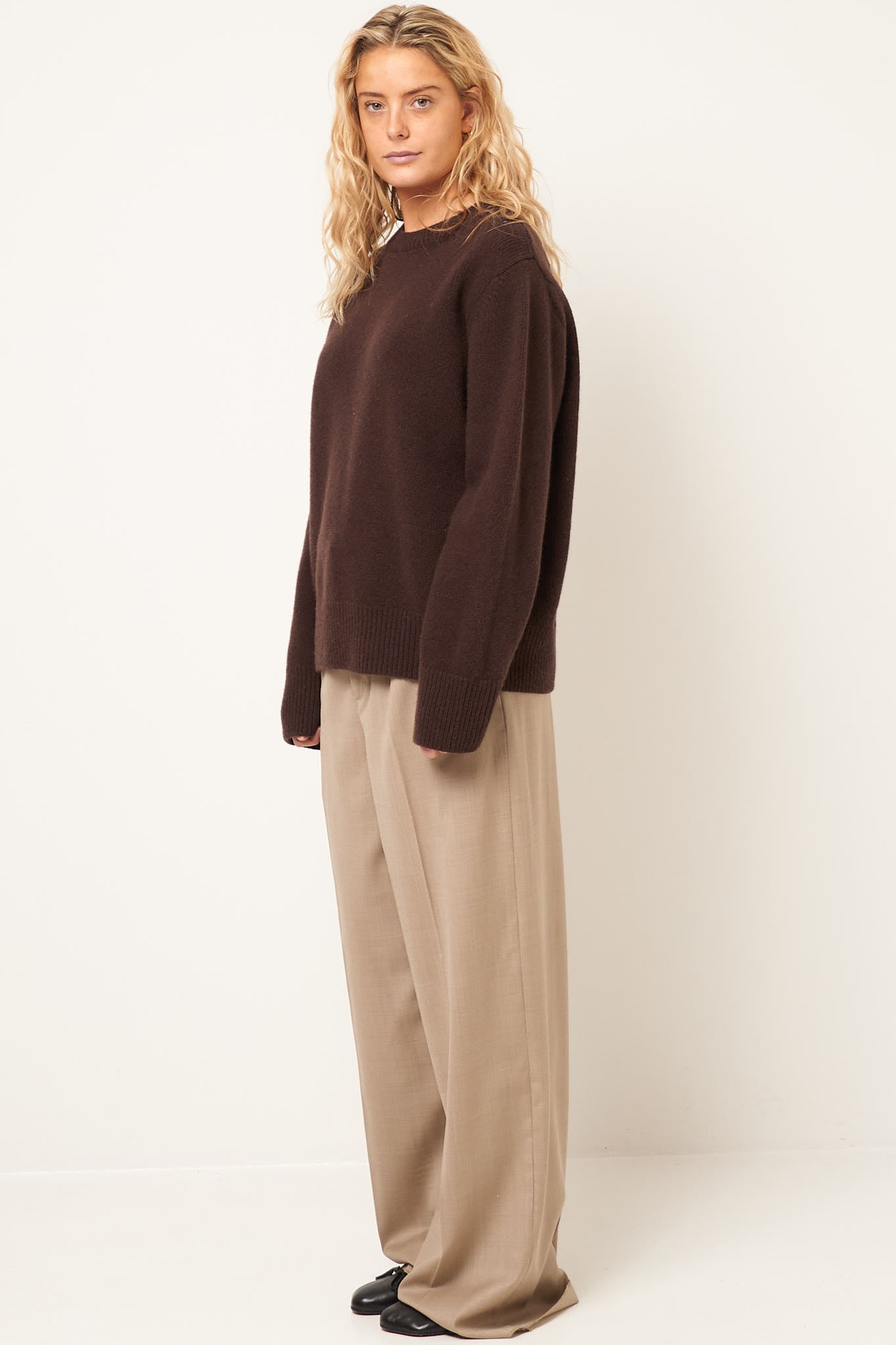 Visse Round Neck Sweater Chocolate Brown