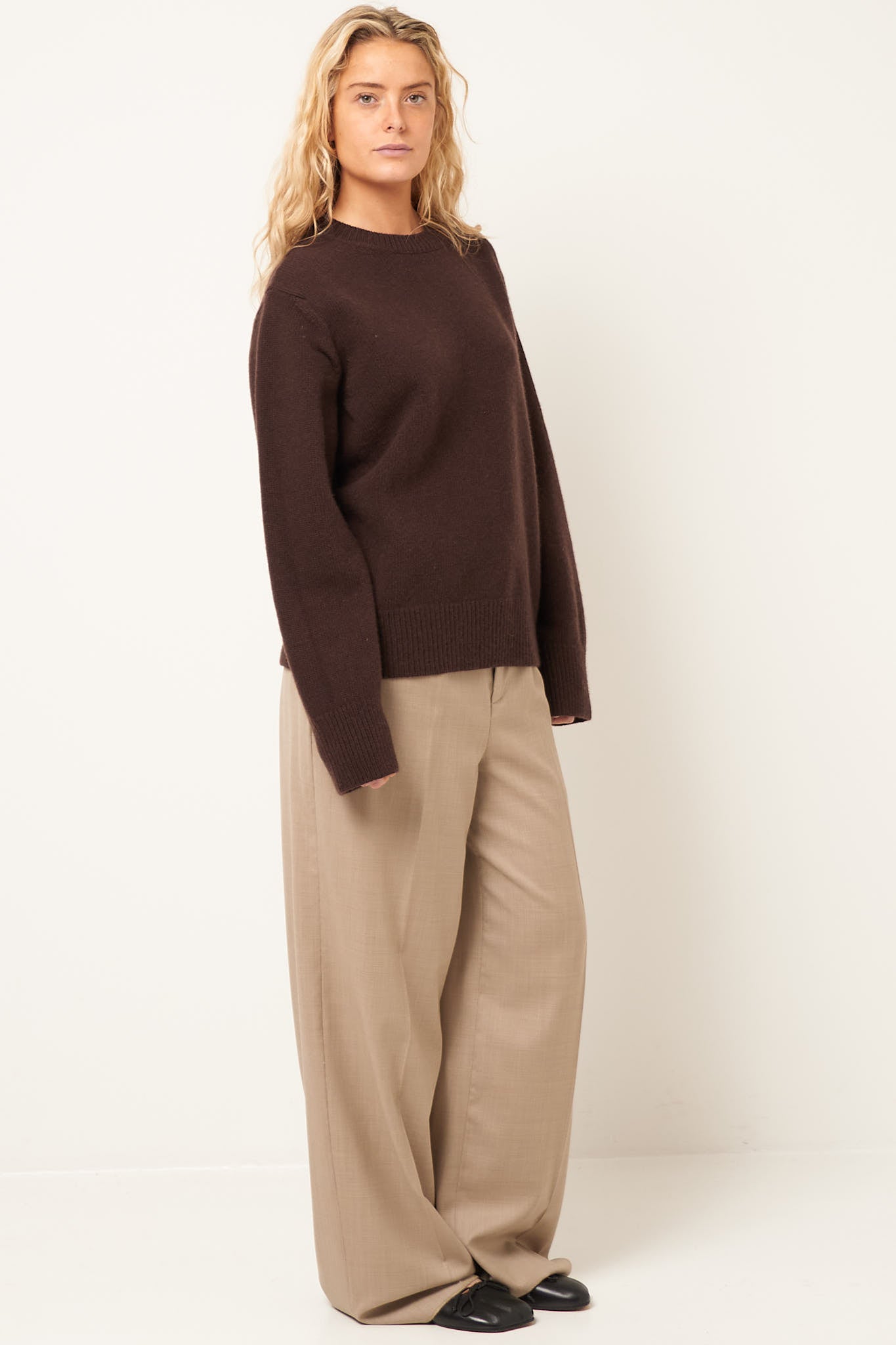 Visse Round Neck Sweater Chocolate Brown