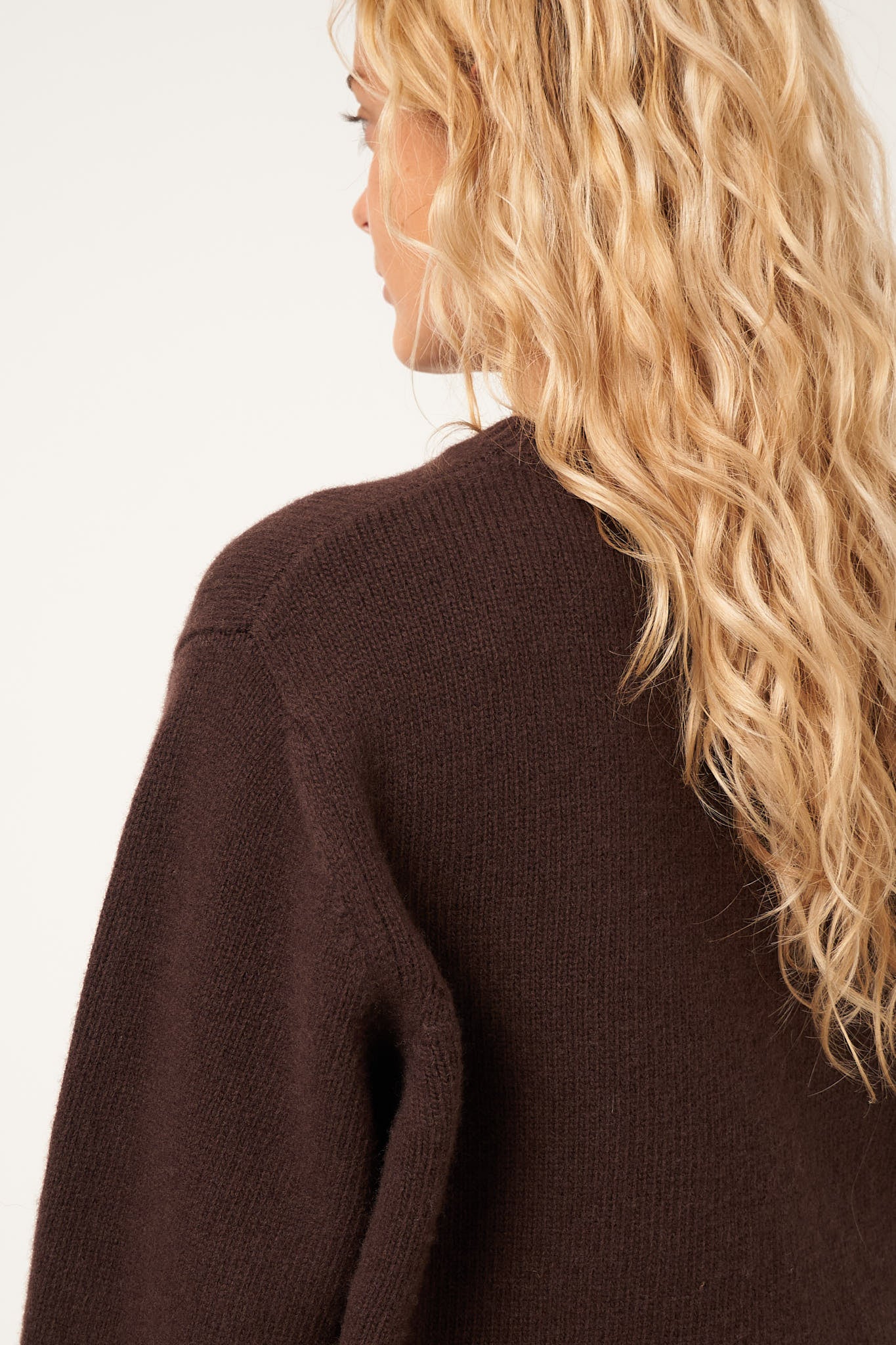 Visse Round Neck Sweater Chocolate Brown