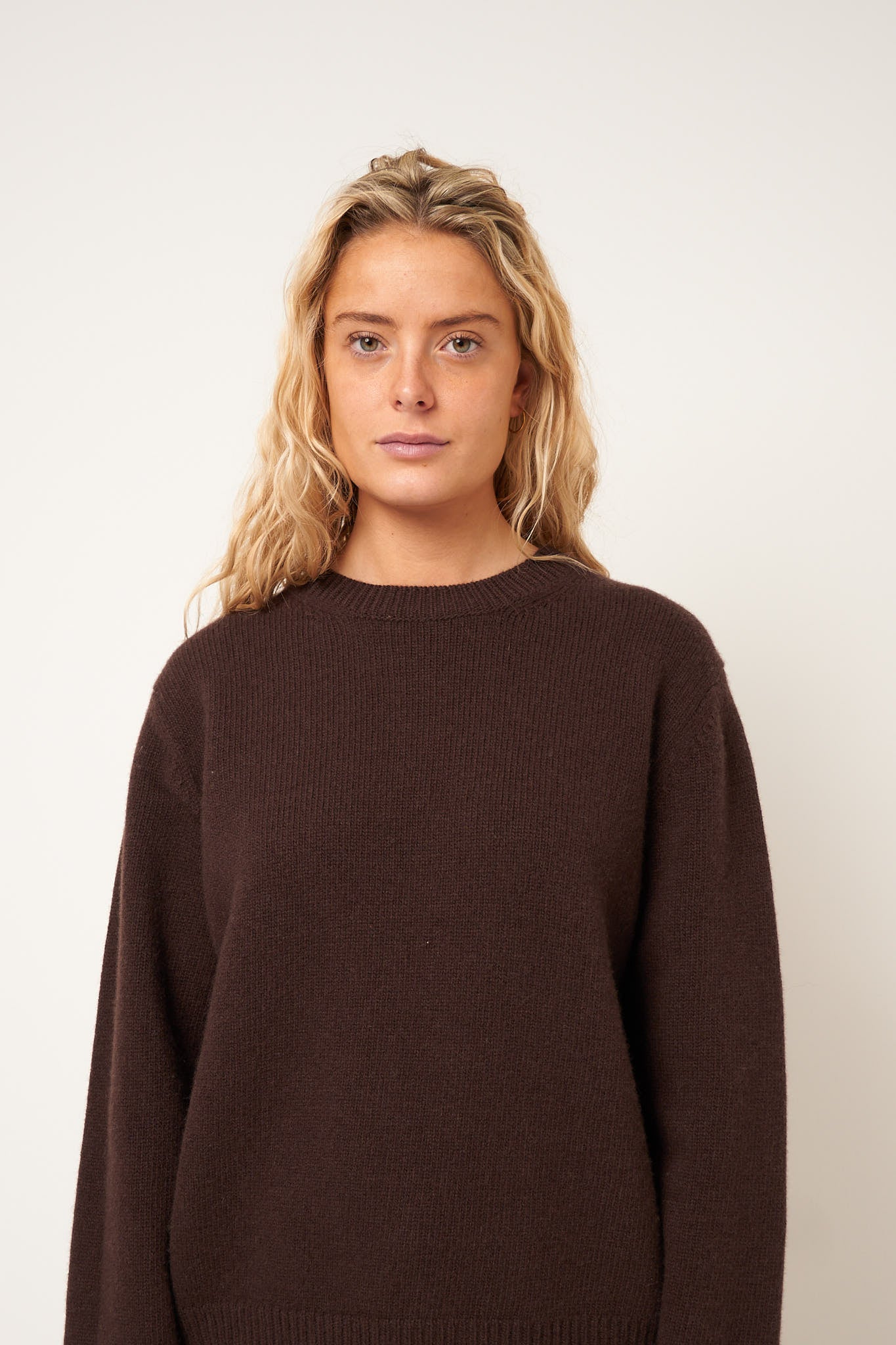 Visse Round Neck Sweater Chocolate Brown